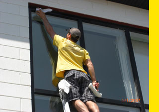 Les Laveurs  Lavage de vitres et nettoyage de gouttières
